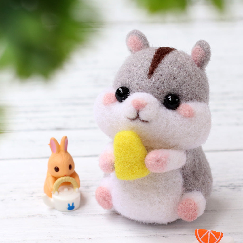 Hamster with Corn Needle Felting Kit